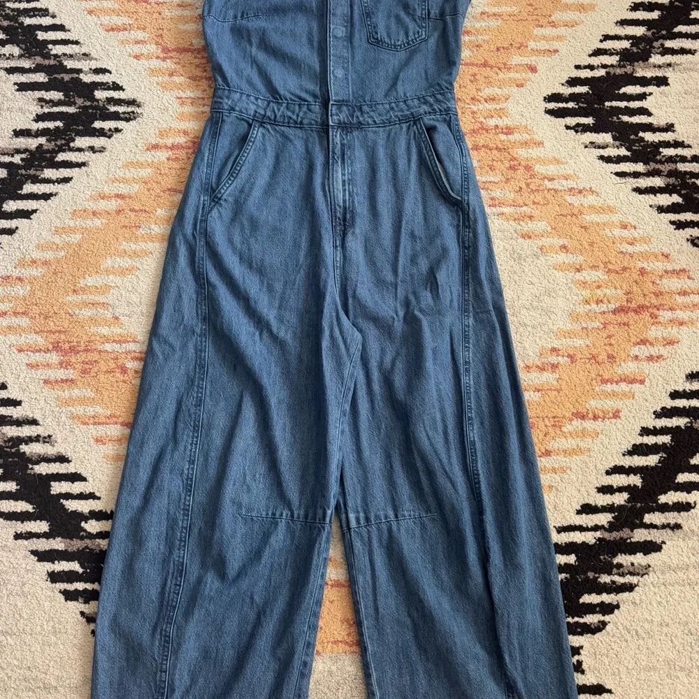 Universal Thread Denim Barrel Leg Jumpsuit - Size 6 - Picture 4 of 5